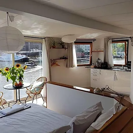 Houseboat Concordia 3* Amsterdam