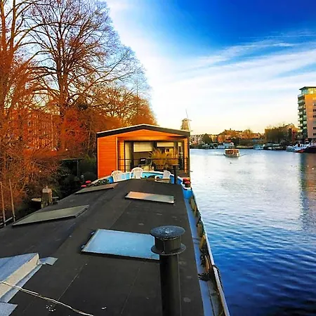 Houseboat Concordia Amsterdam
