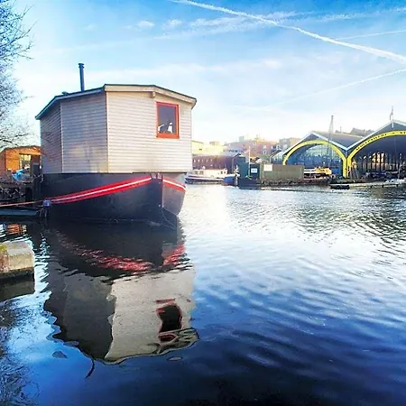 Houseboat Concordia