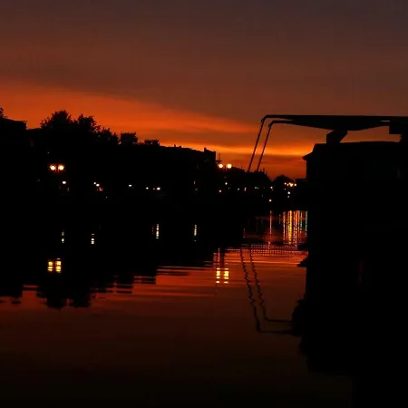 Houseboat Concordia 3*