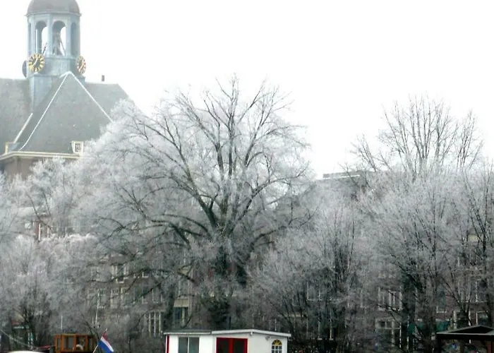 Houseboat Concordia לינה וארוחת בוקר 3*