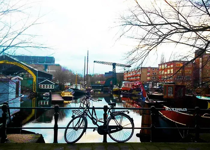 לינה וארוחת בוקר Houseboat Concordia אמסטרדם